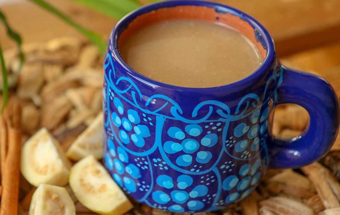 Receta: delicioso champurrado de guayaba | Love Veg