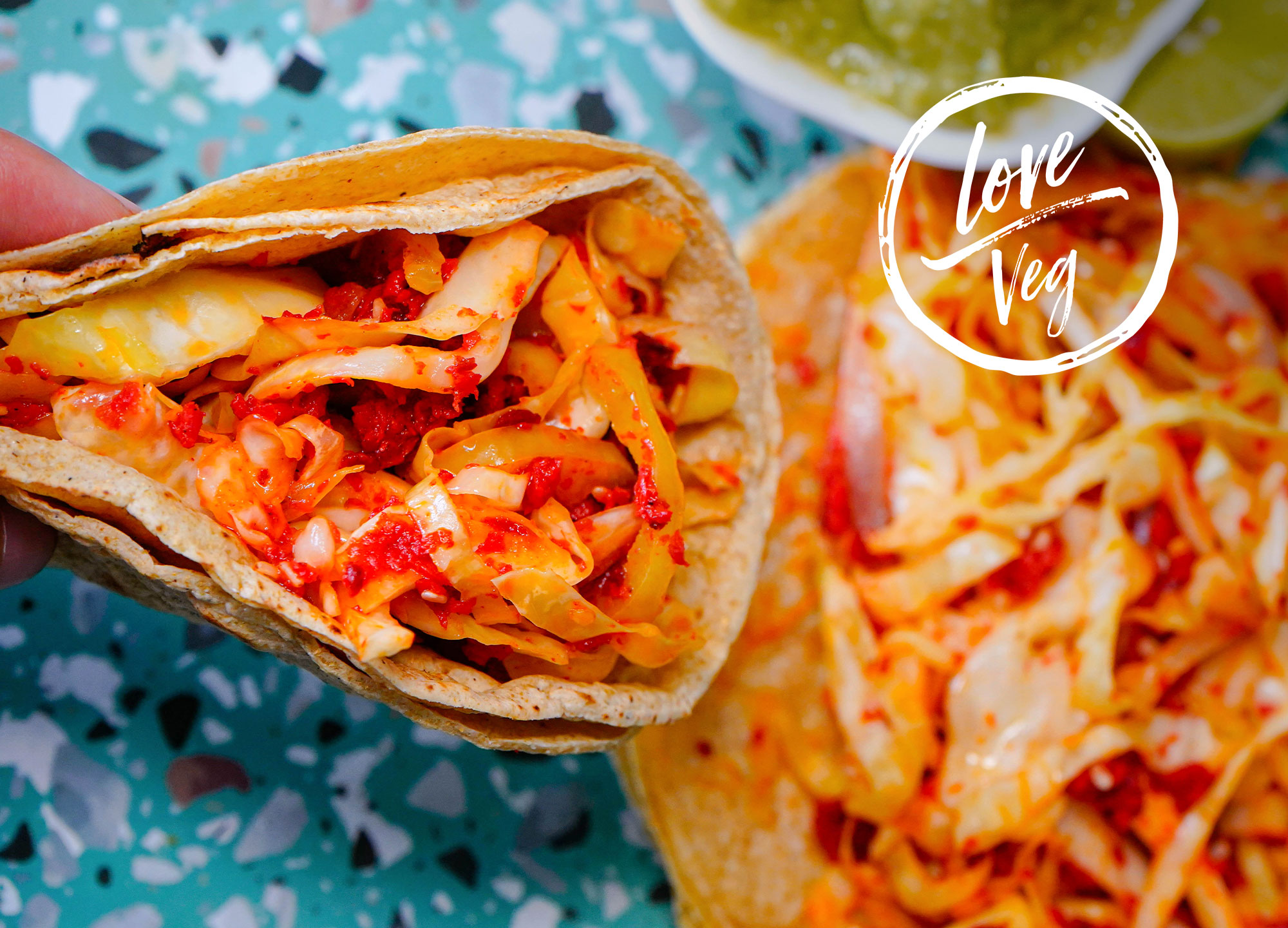 Tacos de col con chorizo y chile güero | Love Veg