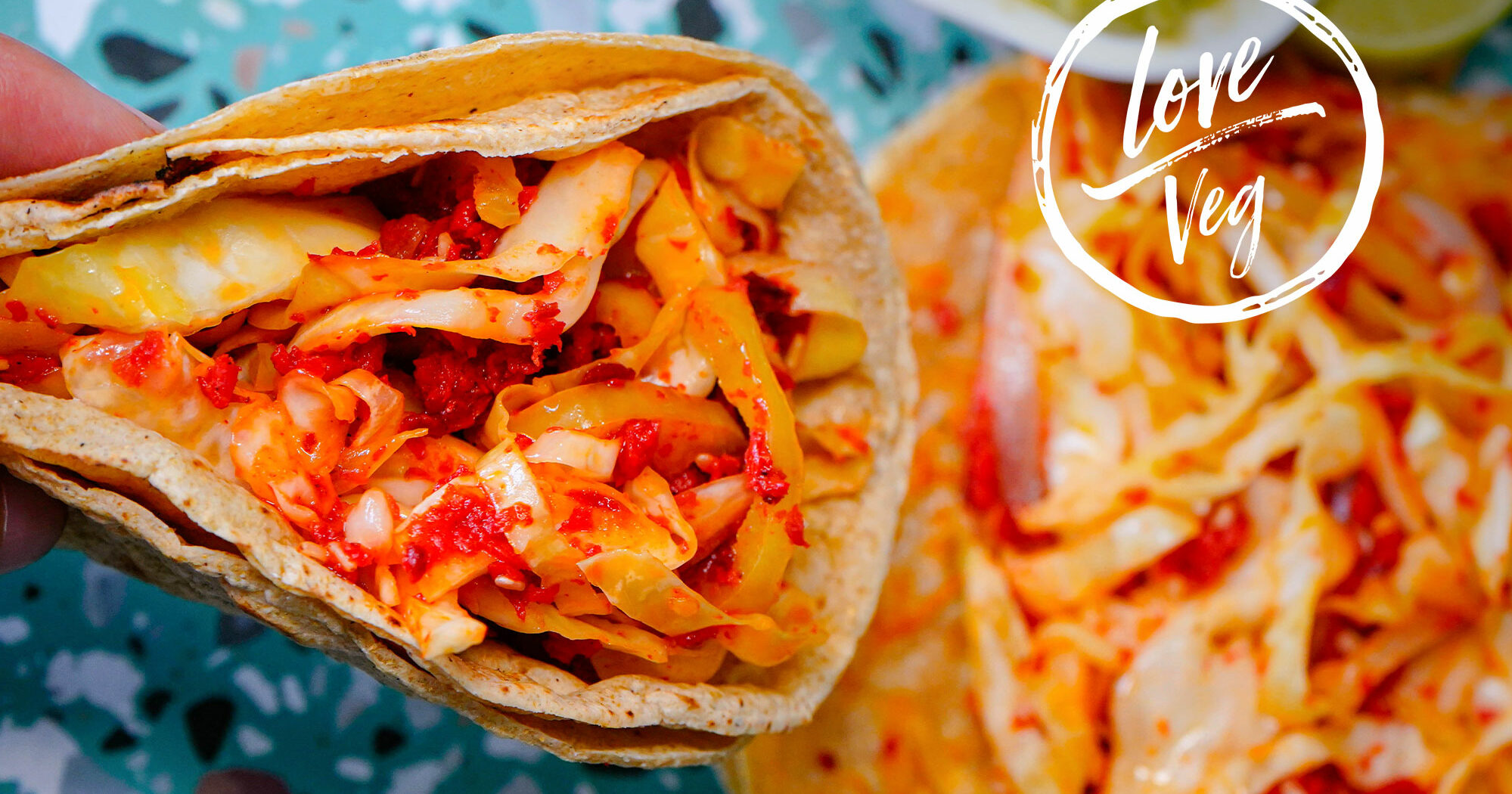 Tacos de col con chorizo y chile güero | Love Veg
