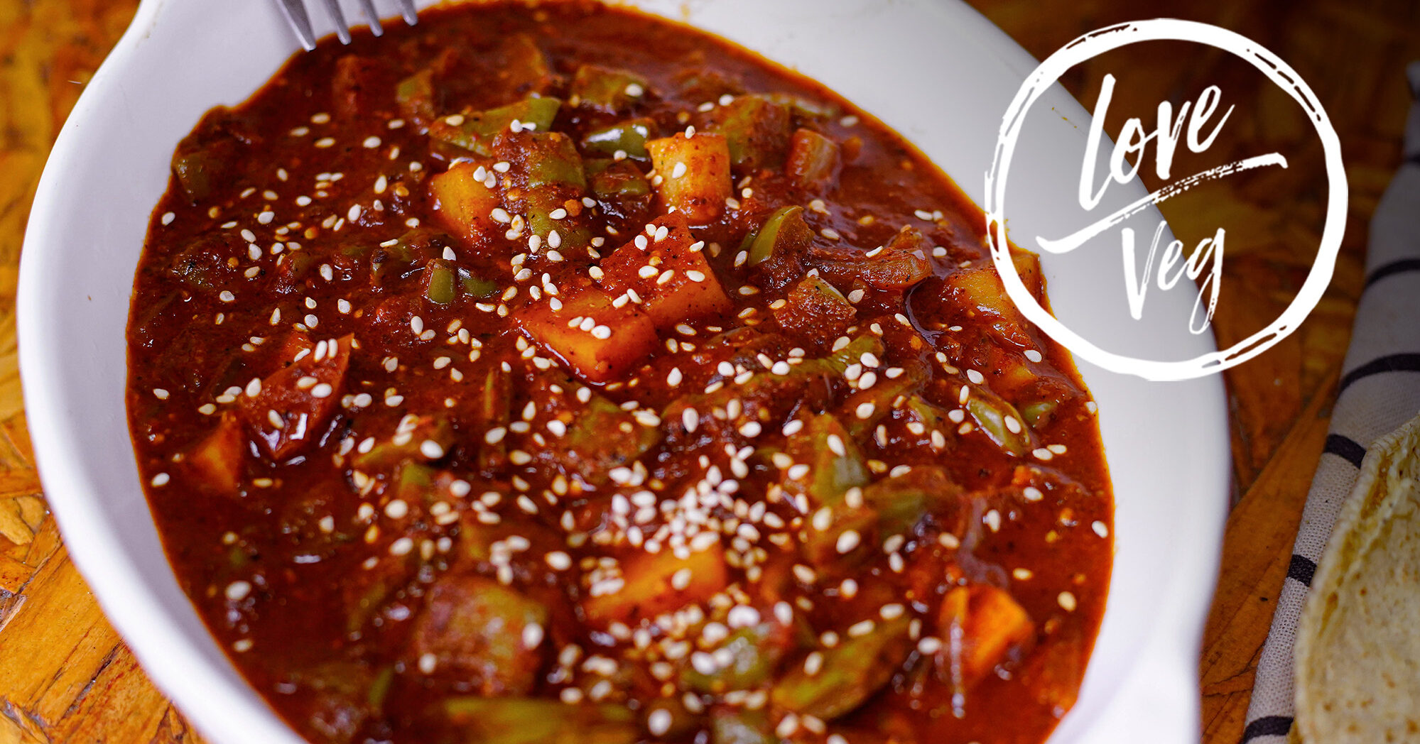 Mole de Tamarindo con Papas y Nopales Love Veg