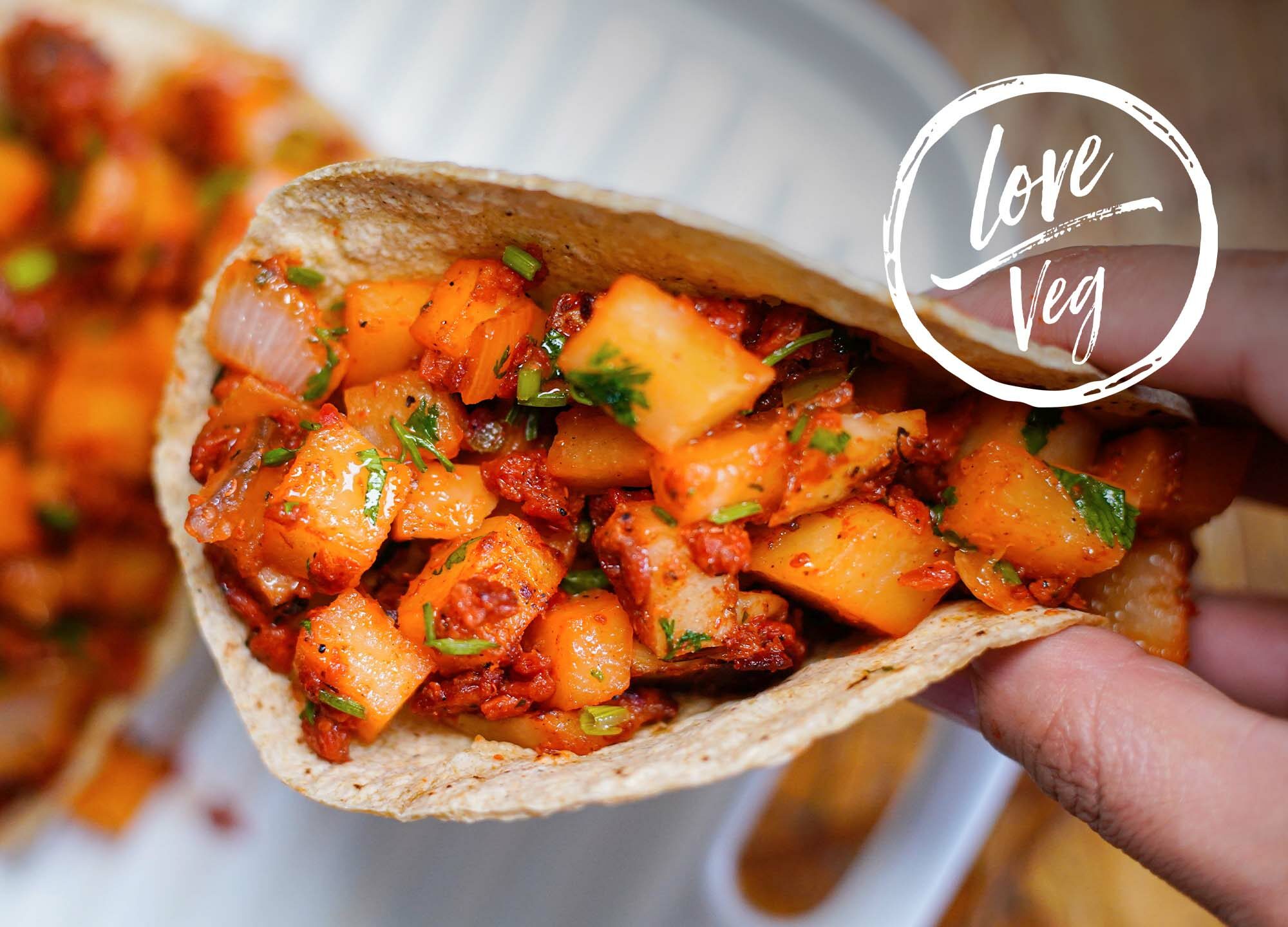 Tacos de Longaniza Vegana con Papas | Love Veg