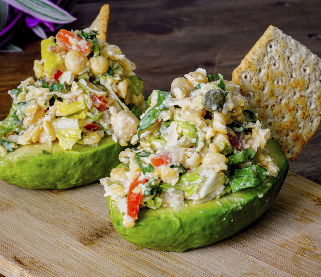 Aguacate Relleno de Vegatún | Love Veg México